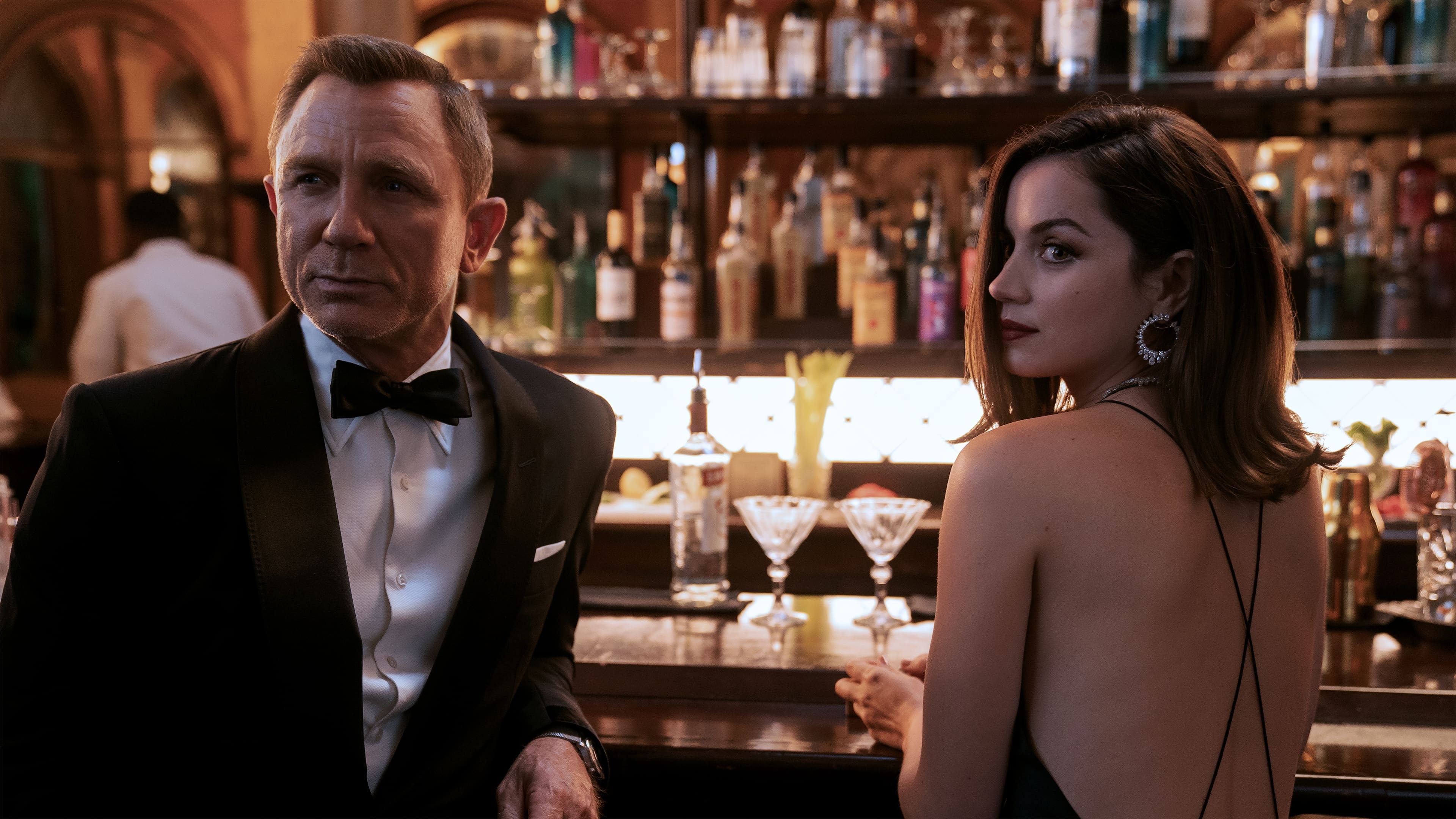 007: Не время умирать постер