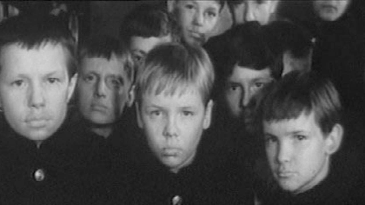 Мальчишки ехали на фронт постер
