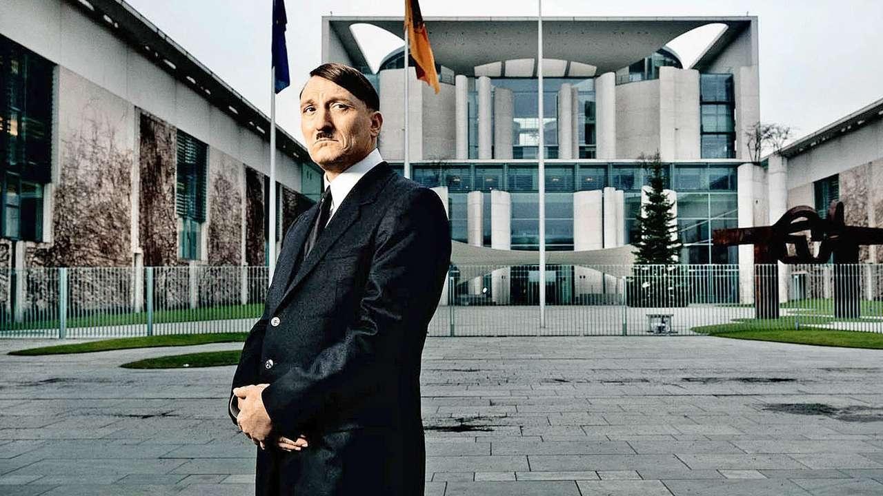 Он снова здесь постер
