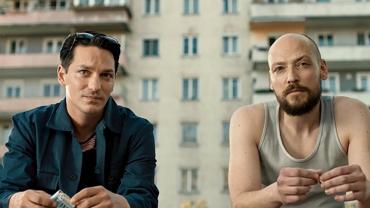 Сойди за своего постер