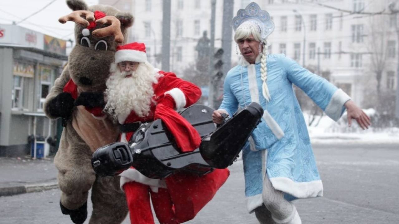 Друзья друзей постер