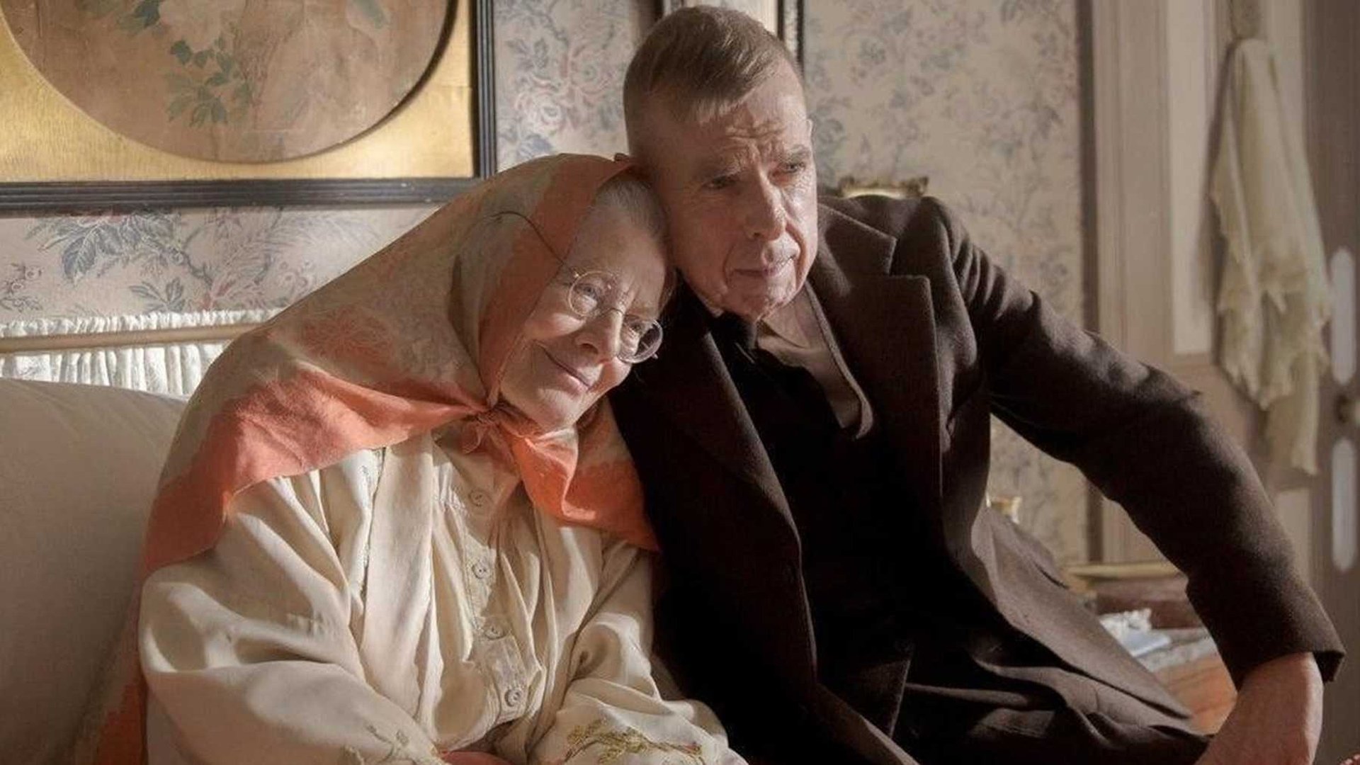 Миссис Лаури и сын постер
